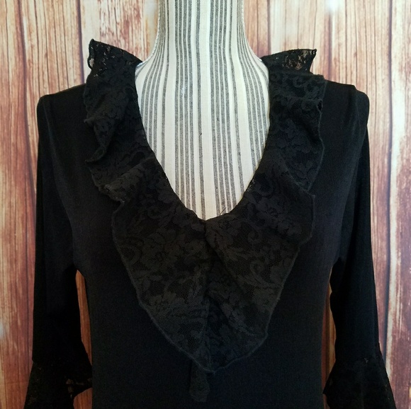 Lace Collar/Sleeves Scoopneck 3/4 Sleeved Tee - Picture 2 of 3