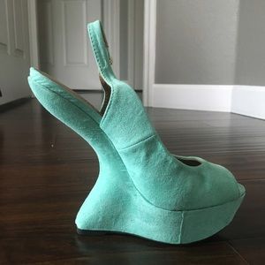 🛍SALE🛍NWT Mint Wedges