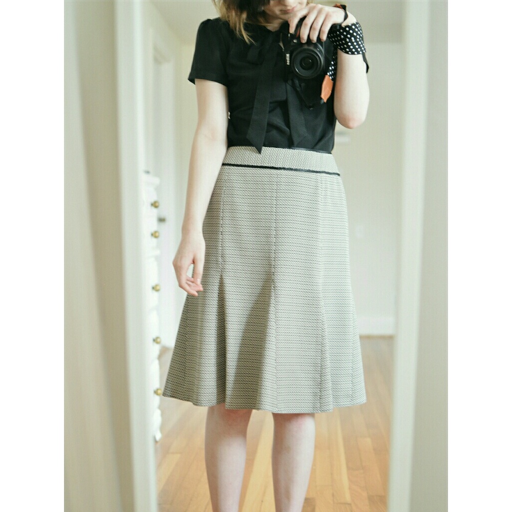 Ann Taylor Loft Black & Cream Pleated Skirt