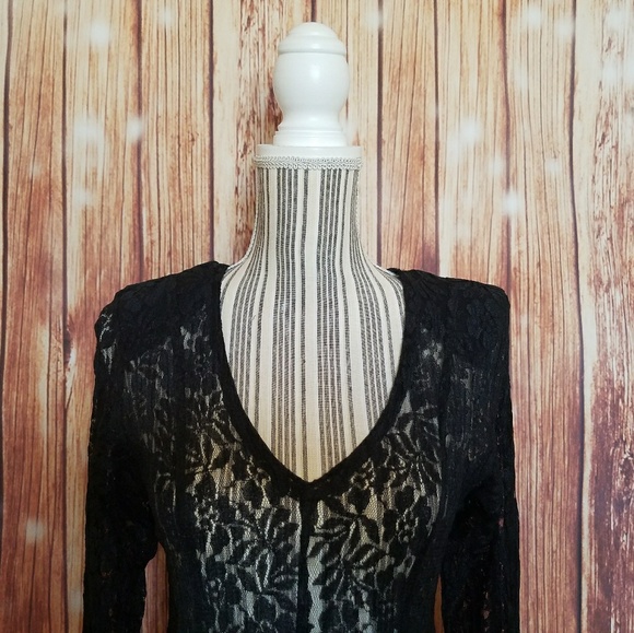🎉HP🎉 Long-Sleeved V-Neck Lace Dress - Picture 3 of 4