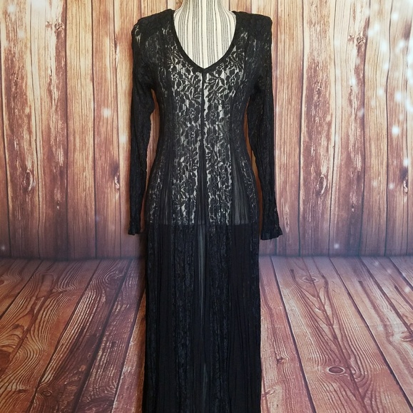 🎉HP🎉 Long-Sleeved V-Neck Lace Dress - Picture 2 of 4