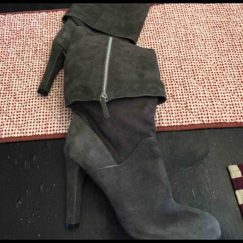 Franco sarto👢👢grey suede 7 1/2 boots👢👢👢