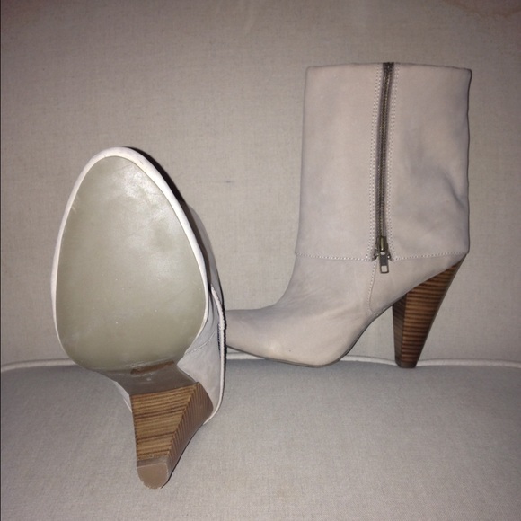 GAP Suede Boots - Picture 2 of 4