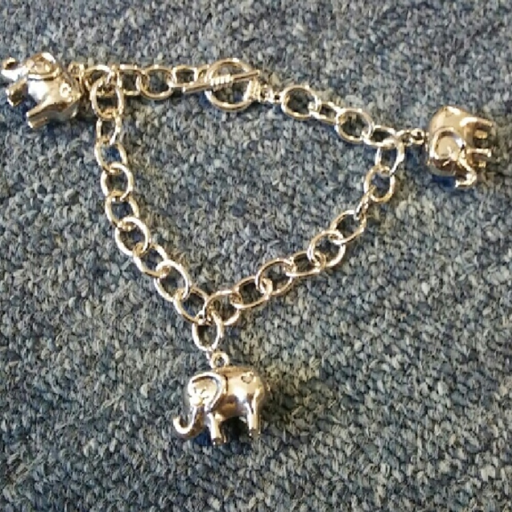 Elephant charm bracelet
