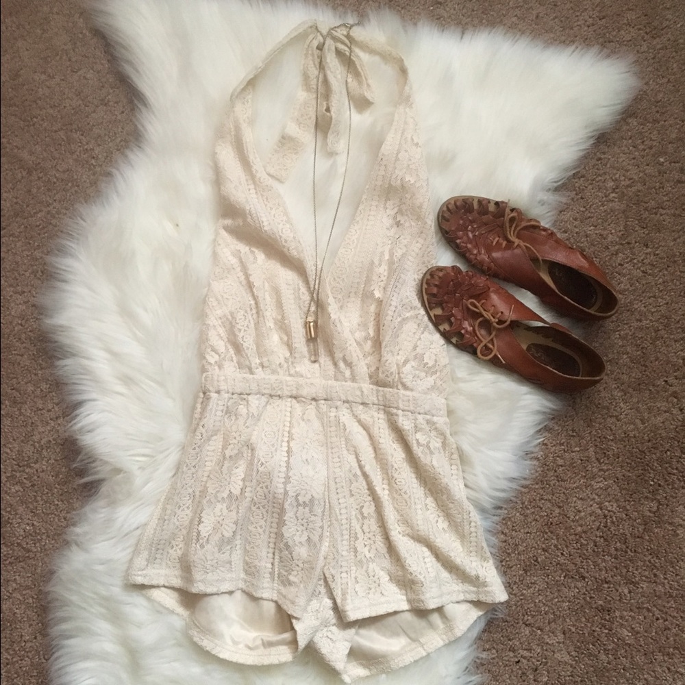 Open-Back Lace Romber