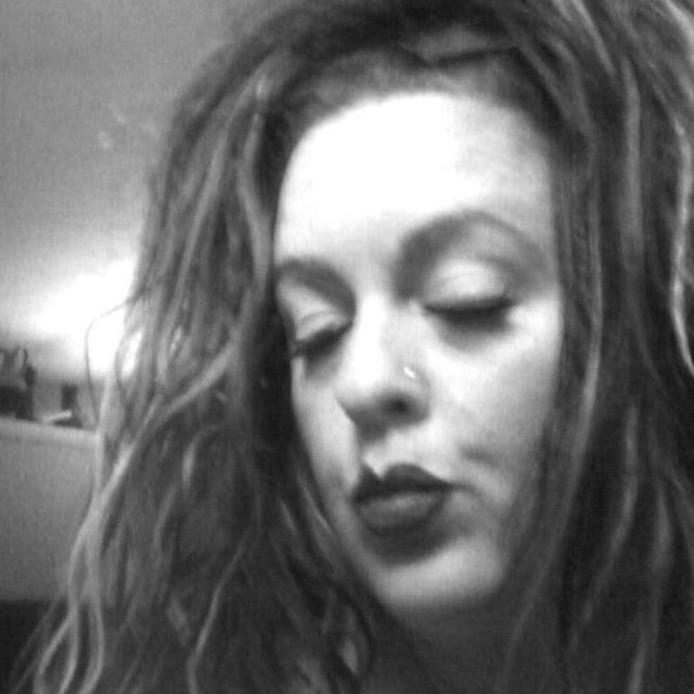 Meet your Posher, Rena