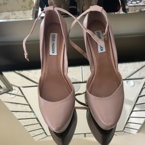 Steve Madden Nude pumps