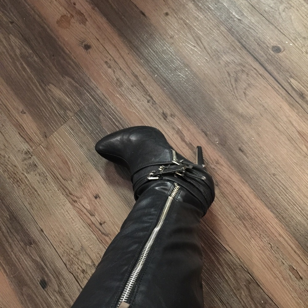 Aldo 5"  Leather Black Boots