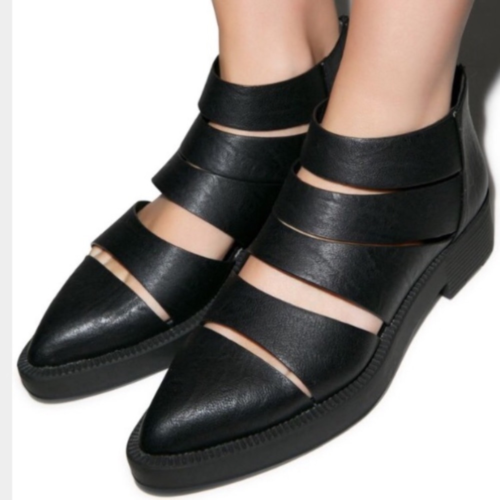 * SOLD * YRU BLACK KATANA CUTOUT BOOTIES SIZE 8