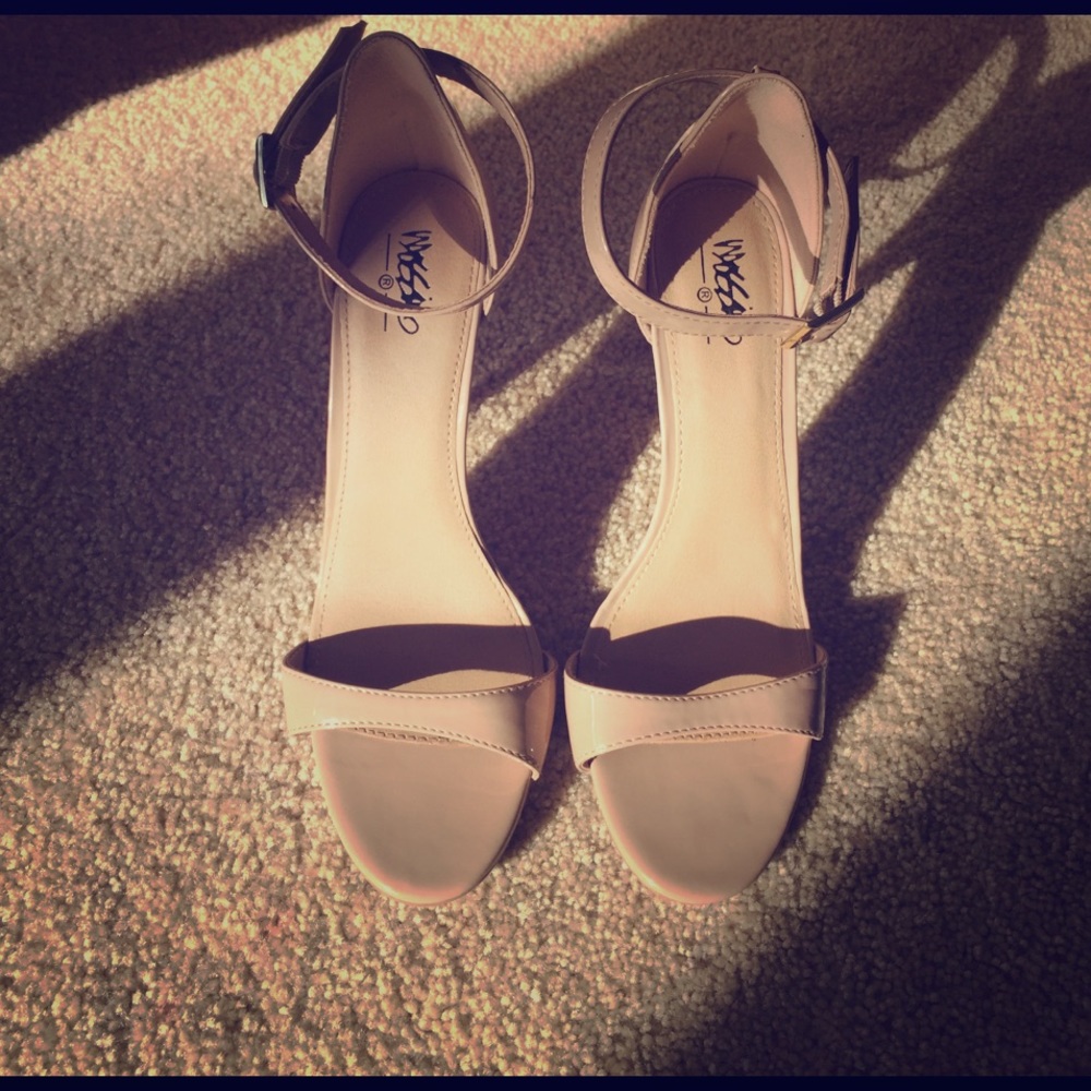 Classy nude heels