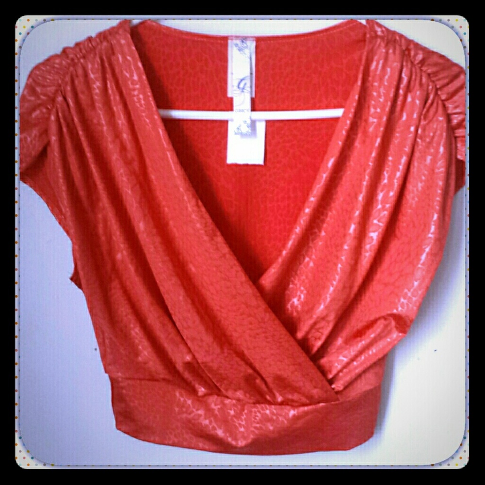 DRESSY DRAPE SHORT TOP