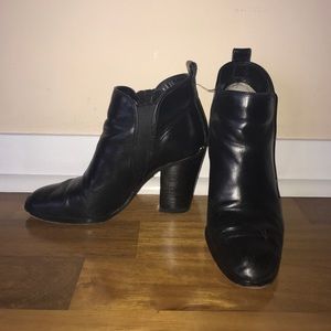 Michael Kors Brandy black leather size 6