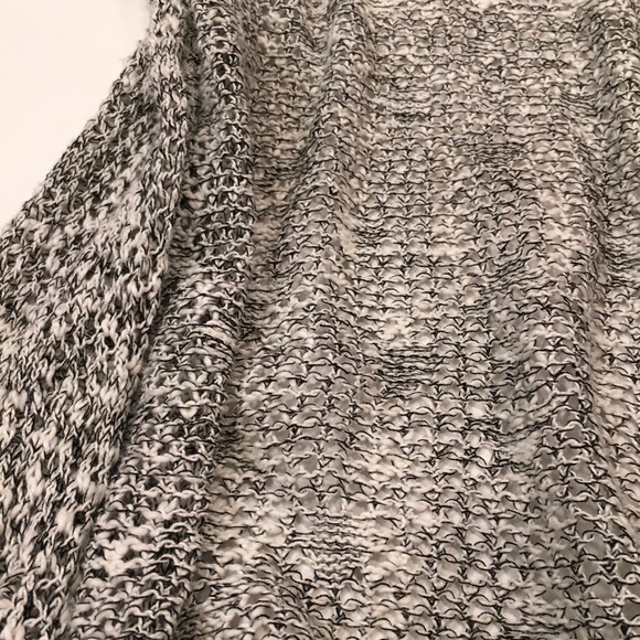 SOLD! NWOT Bundle Cardigan + Blush Scarf - Picture 3 of 6