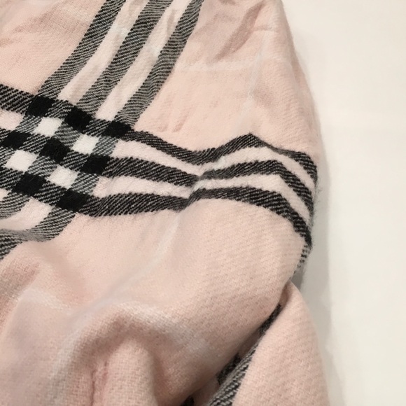 SOLD! NWOT Bundle Cardigan + Blush Scarf - Picture 6 of 6