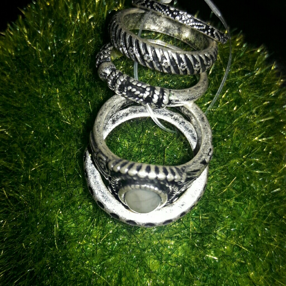 Set of 5 stack rings silvertone faux moonstone 6