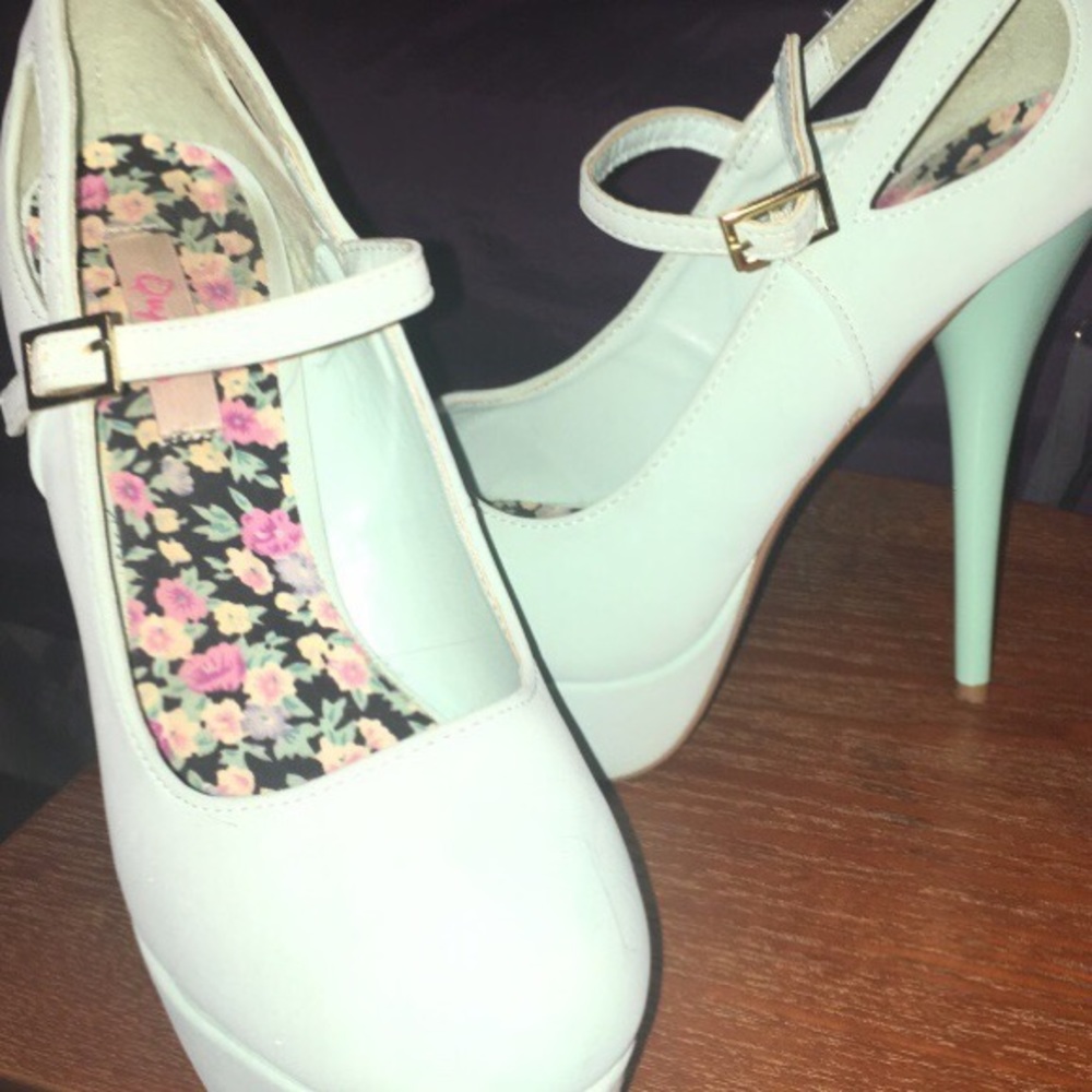 Size 7.5 light blue heels