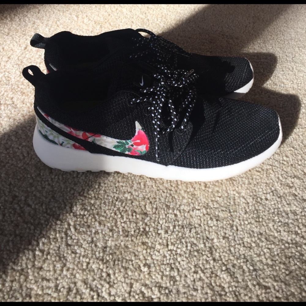 Black, floral Nike roshe shoes