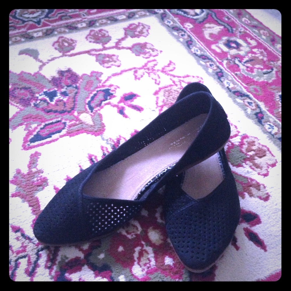 Toms suede flats