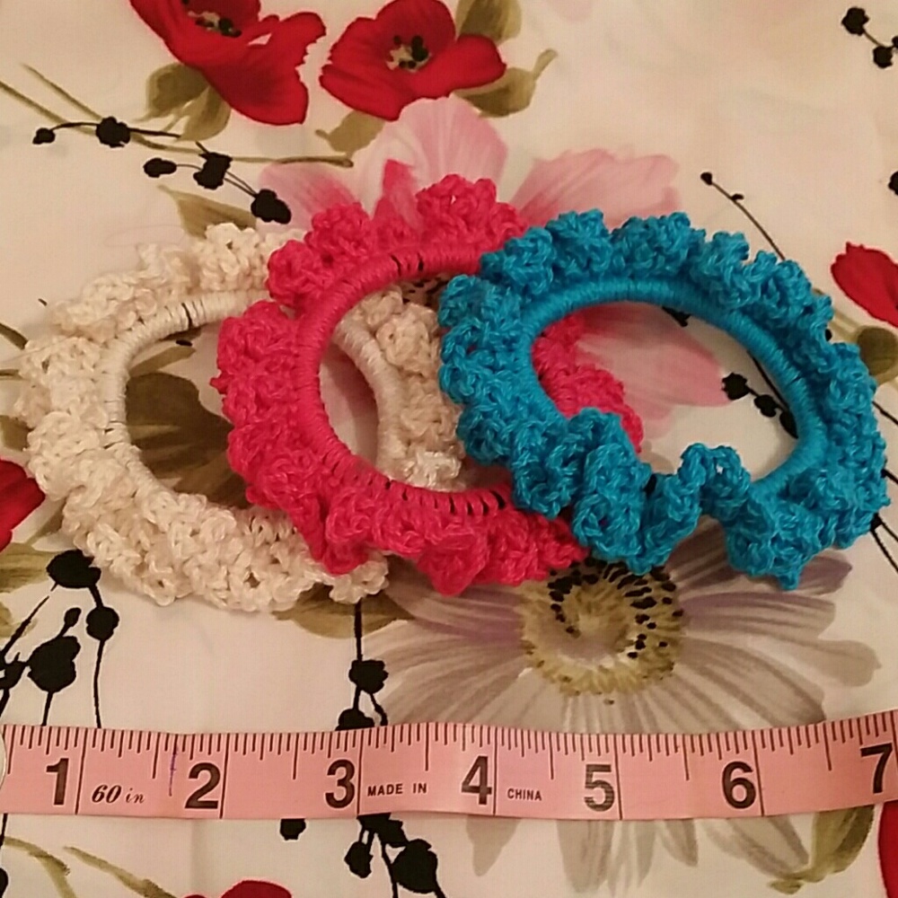 Beautiful Crocheted Cotton Scrunchie Set!!