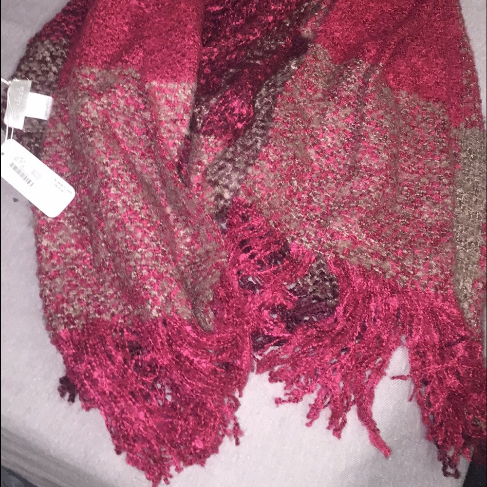 💋Maroon Charming Charlie Scarf 💋