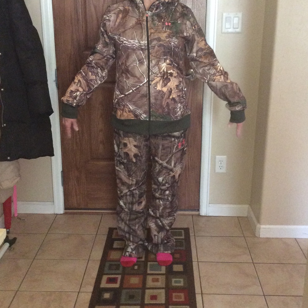 UA lightweight Camo size XL