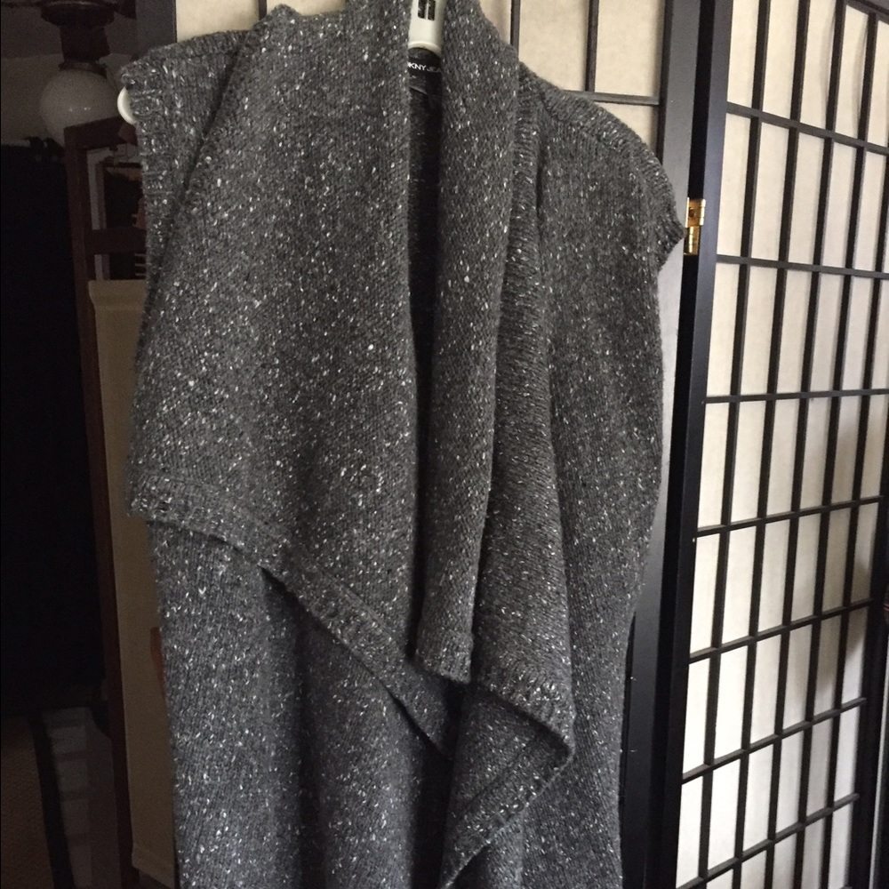 Gray Sleeveless Sweater Shrug