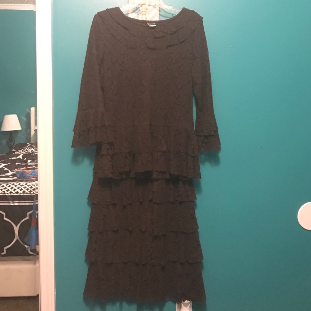 🔴SOLD🔴Brown Lace Ruffled Skirt and Shirt!!!