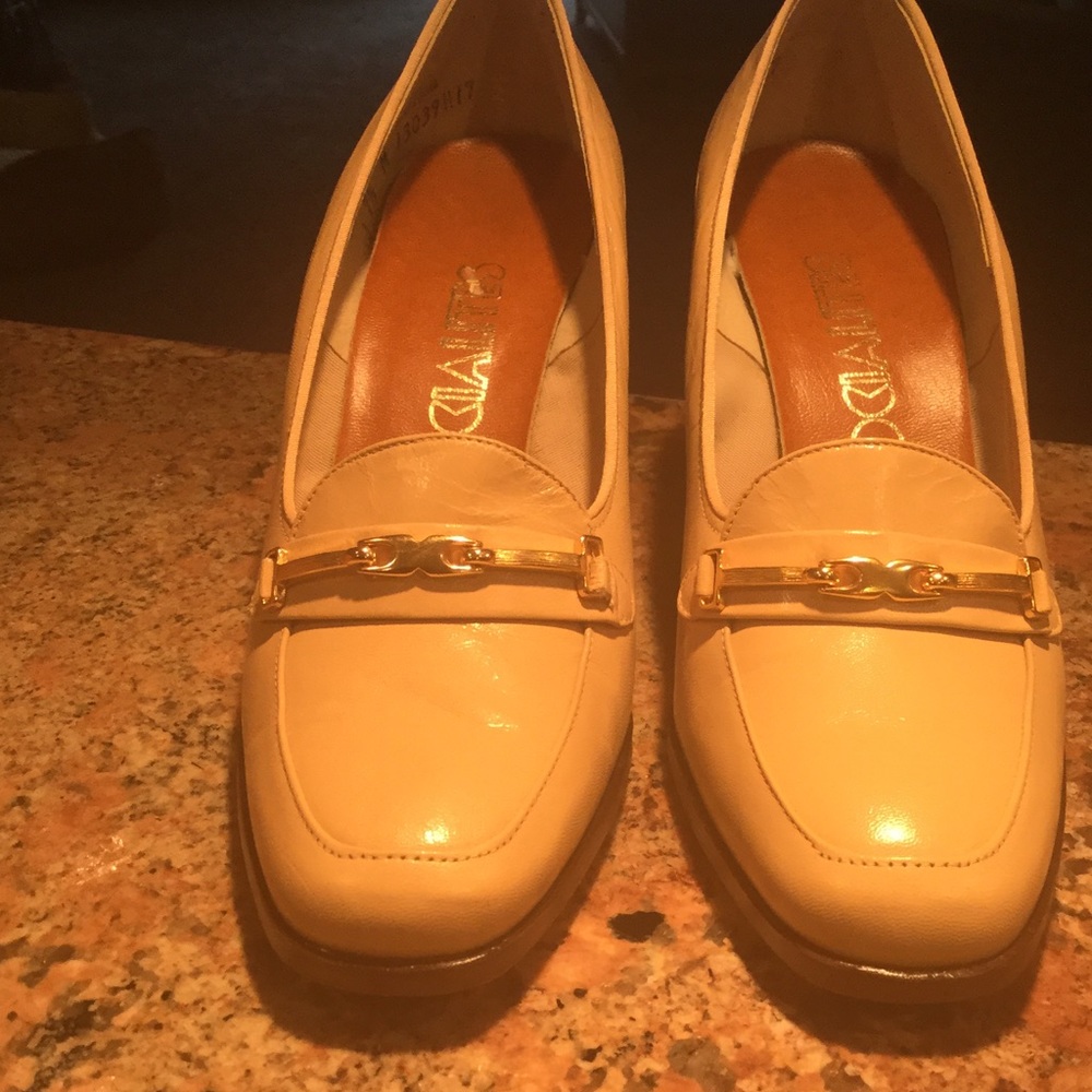 Socialites leather shoes