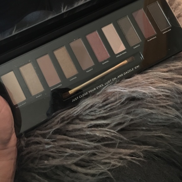 NWT Soap & Glory The Perfect Ten Shadow Palette - Picture 3 of 4