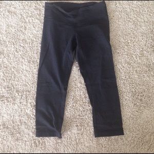 Lululemon black crop pants