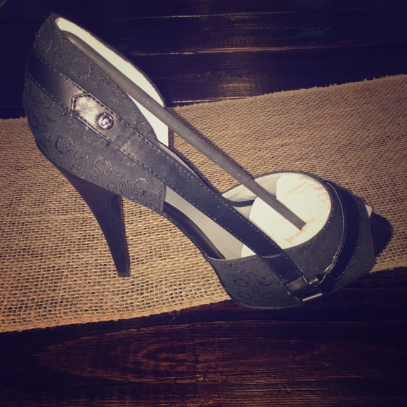 BRAND NEW Guess High Heels - Picture 1 of 8