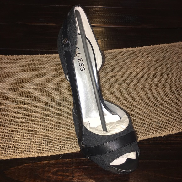 BRAND NEW Guess High Heels - Picture 2 of 8