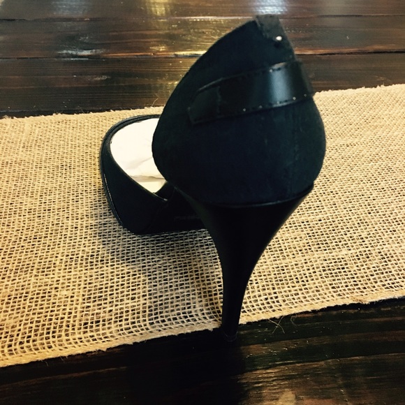 BRAND NEW Guess High Heels - Picture 7 of 8