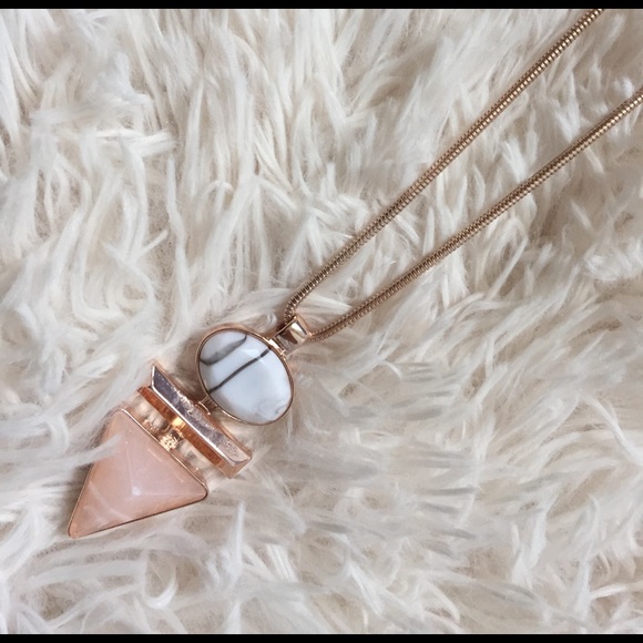 Jewelry - Sale🔴💕Long beautiful mármol necklace 💕