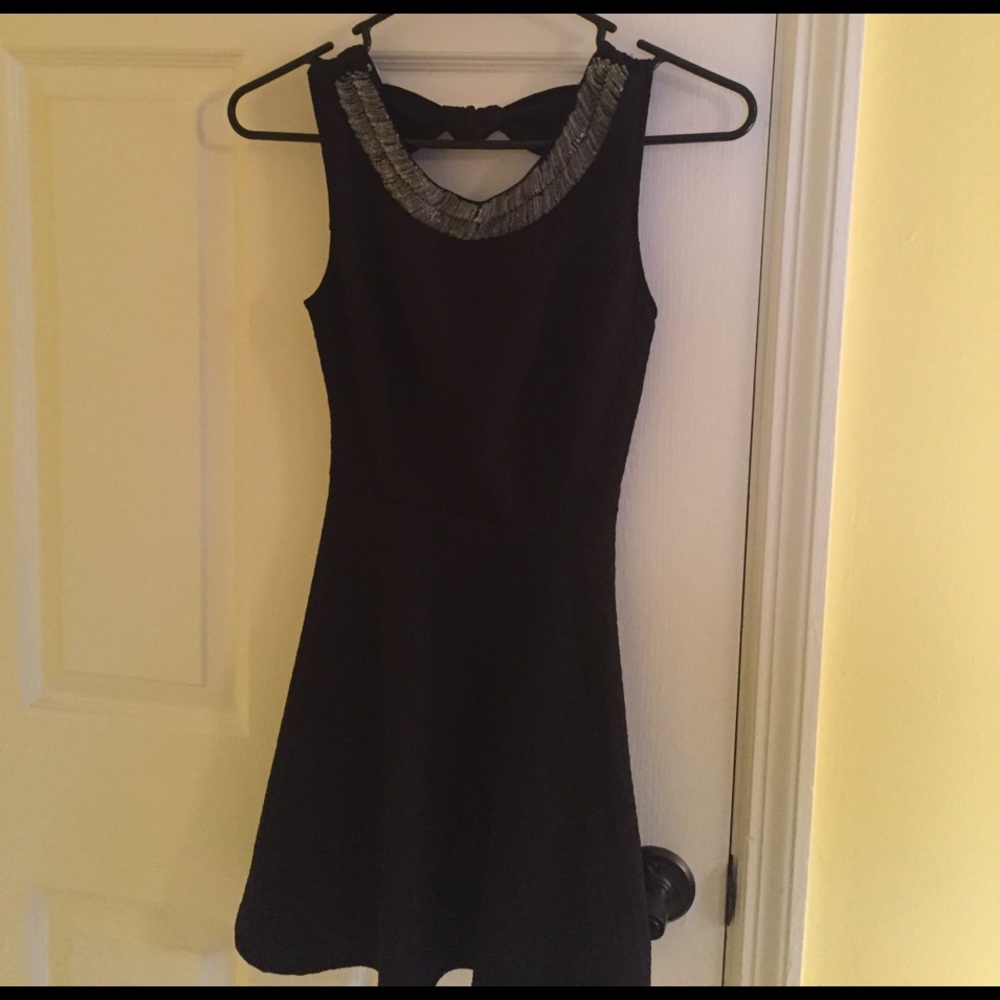 Open back with bows!