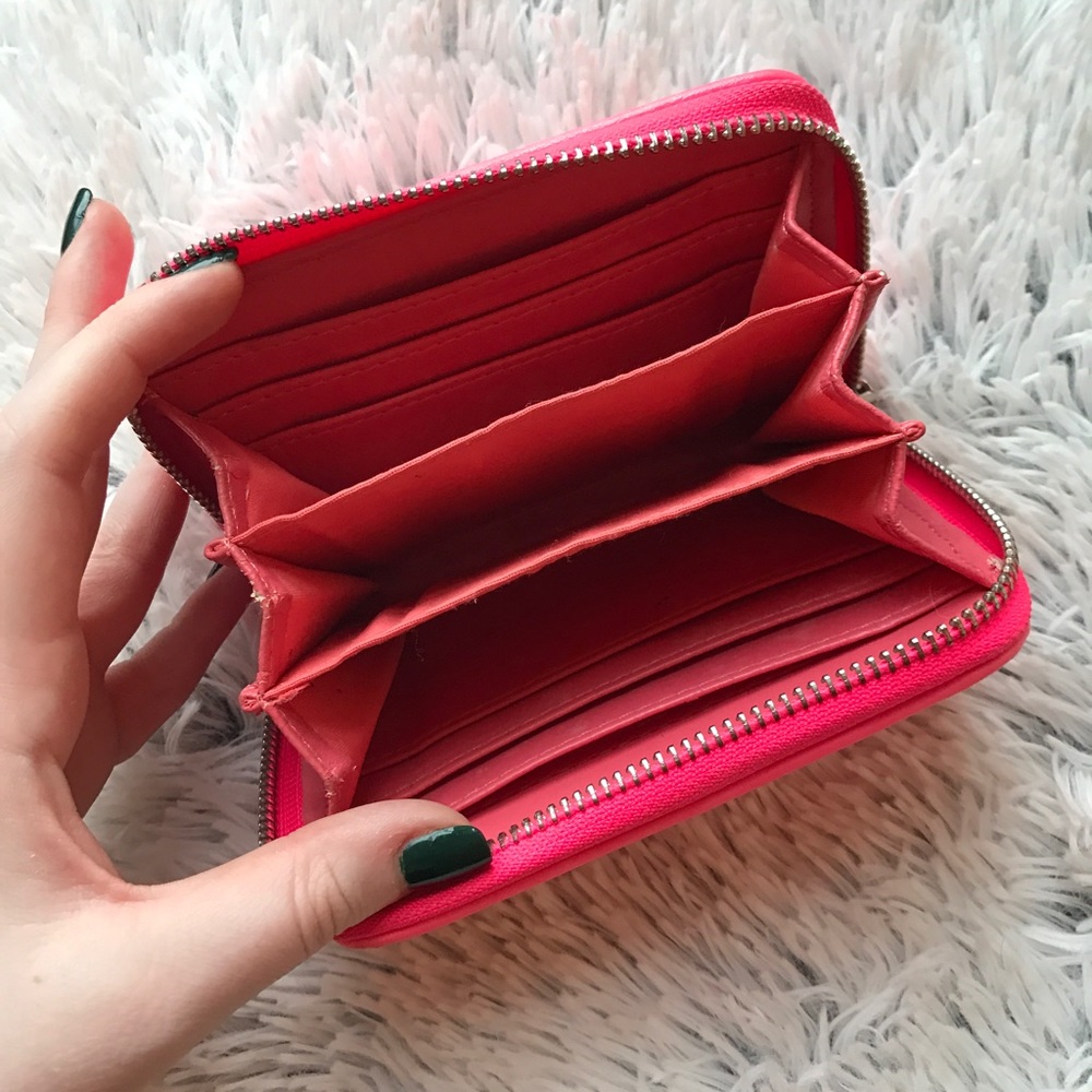 Pink wallet - Picture 2 of 2