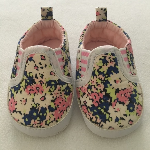 Baby slip ons - Picture 1 of 2