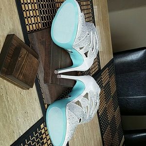 💍👑Betsey Johnson Something Blue Heels BNWOT