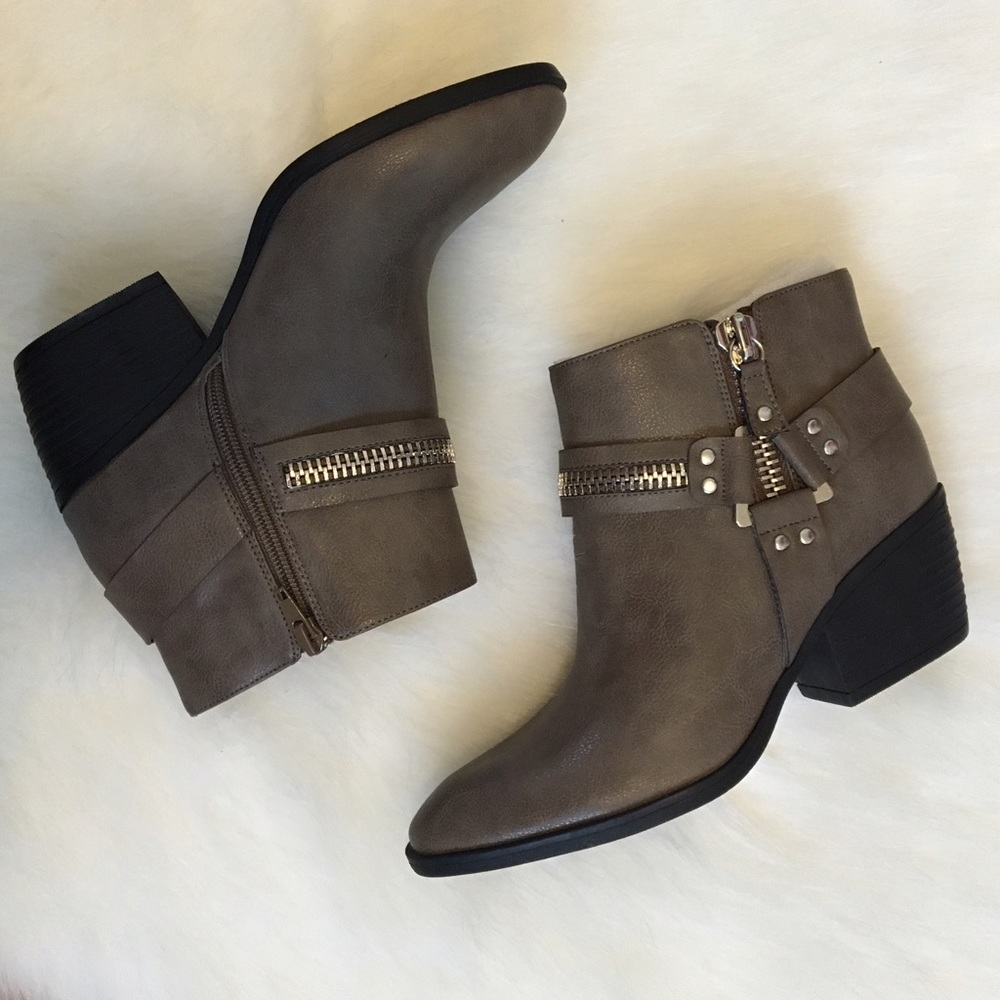 NWOT Cute and casual booties