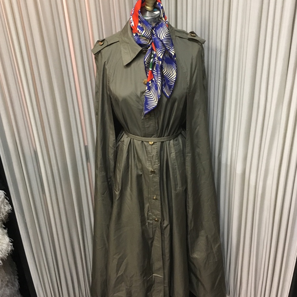 Raincoat cape