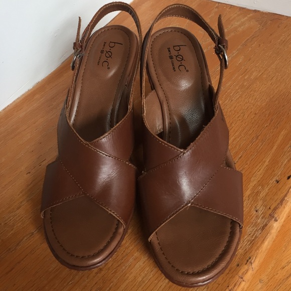 b.ø.c. Caramel brown Wedge still very new looking - Picture 2 of 4
