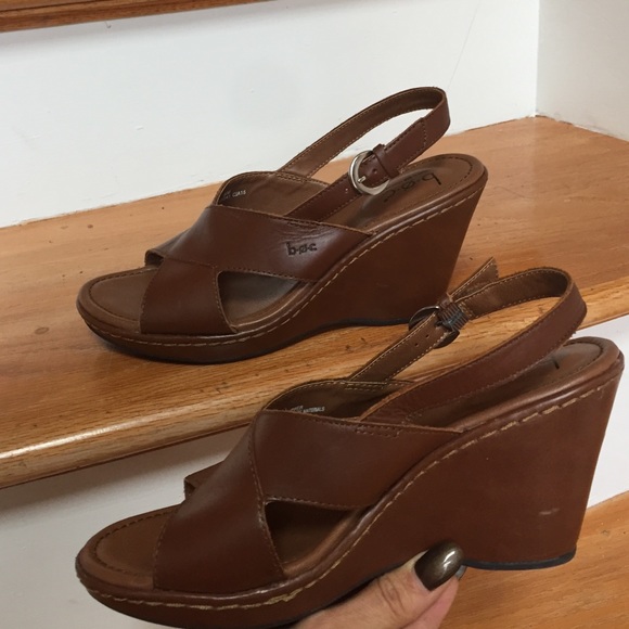 b.ø.c. Caramel brown Wedge still very new looking - Picture 3 of 4
