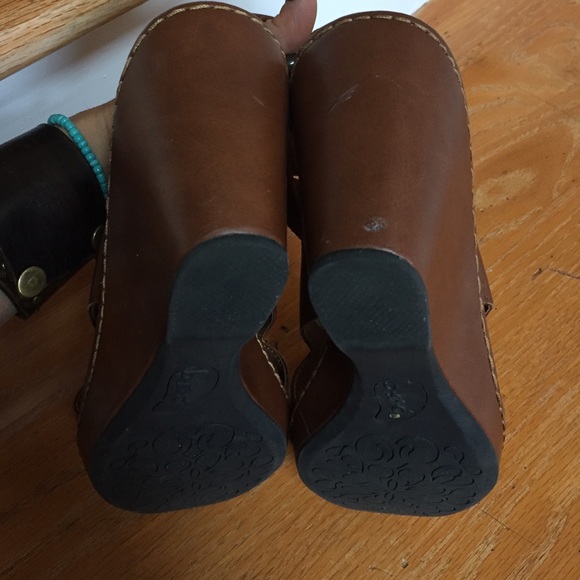 b.ø.c. Caramel brown Wedge still very new looking - Picture 4 of 4