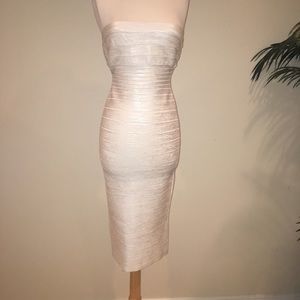 🔥Herve Leger NEW white shimmer pencil dress