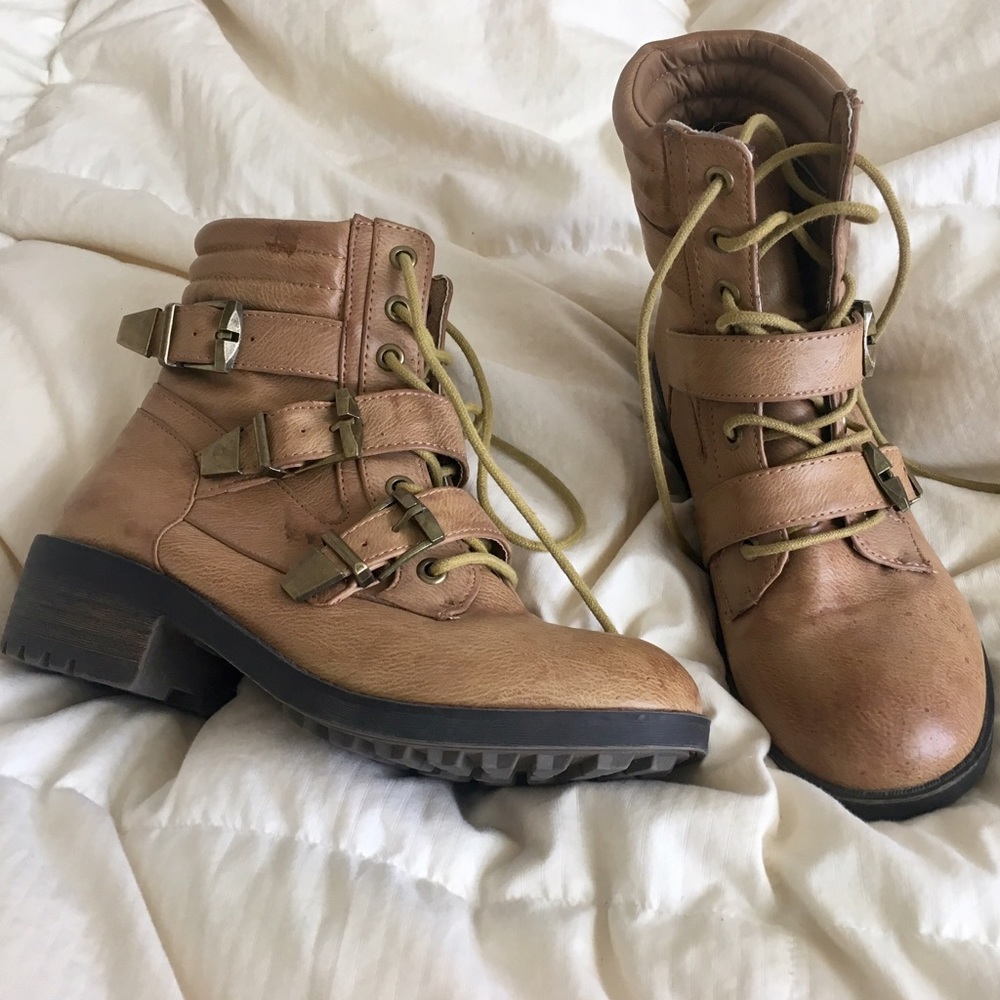 Like New ASOS Tan ankle combat boots