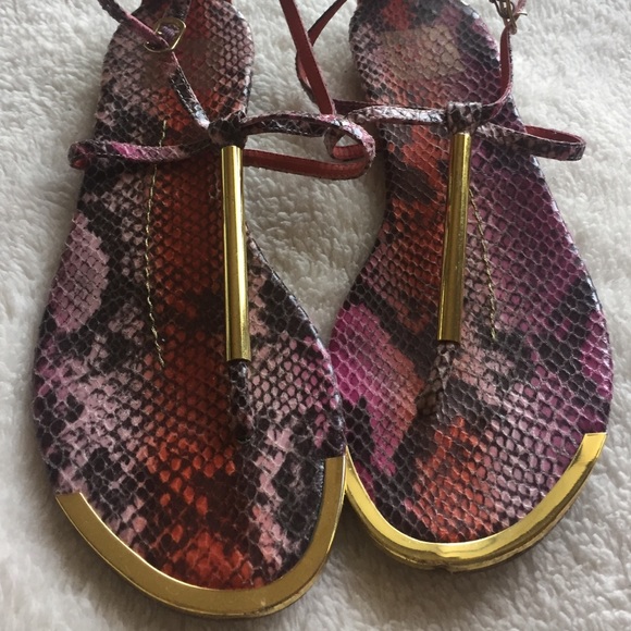 Snakeskin print leather sandal with gold hardware - Picture 1 of 4
