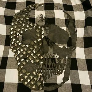 Hot Topic flannel with skull size M