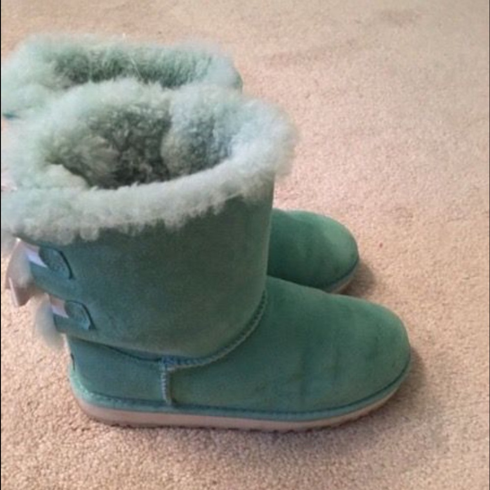 Turquoise bow UGG
