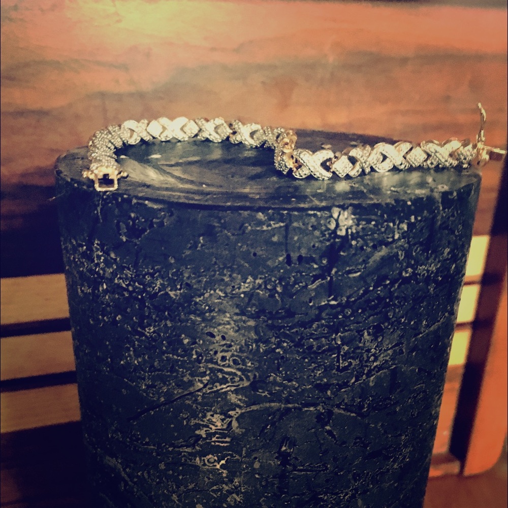 Sterling silver crisscross bracelet