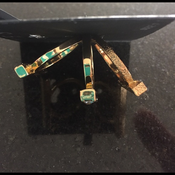 Guess gold tone rhinestones 3 rings stack - Picture 2 of 4